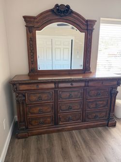 Dresser & night stands