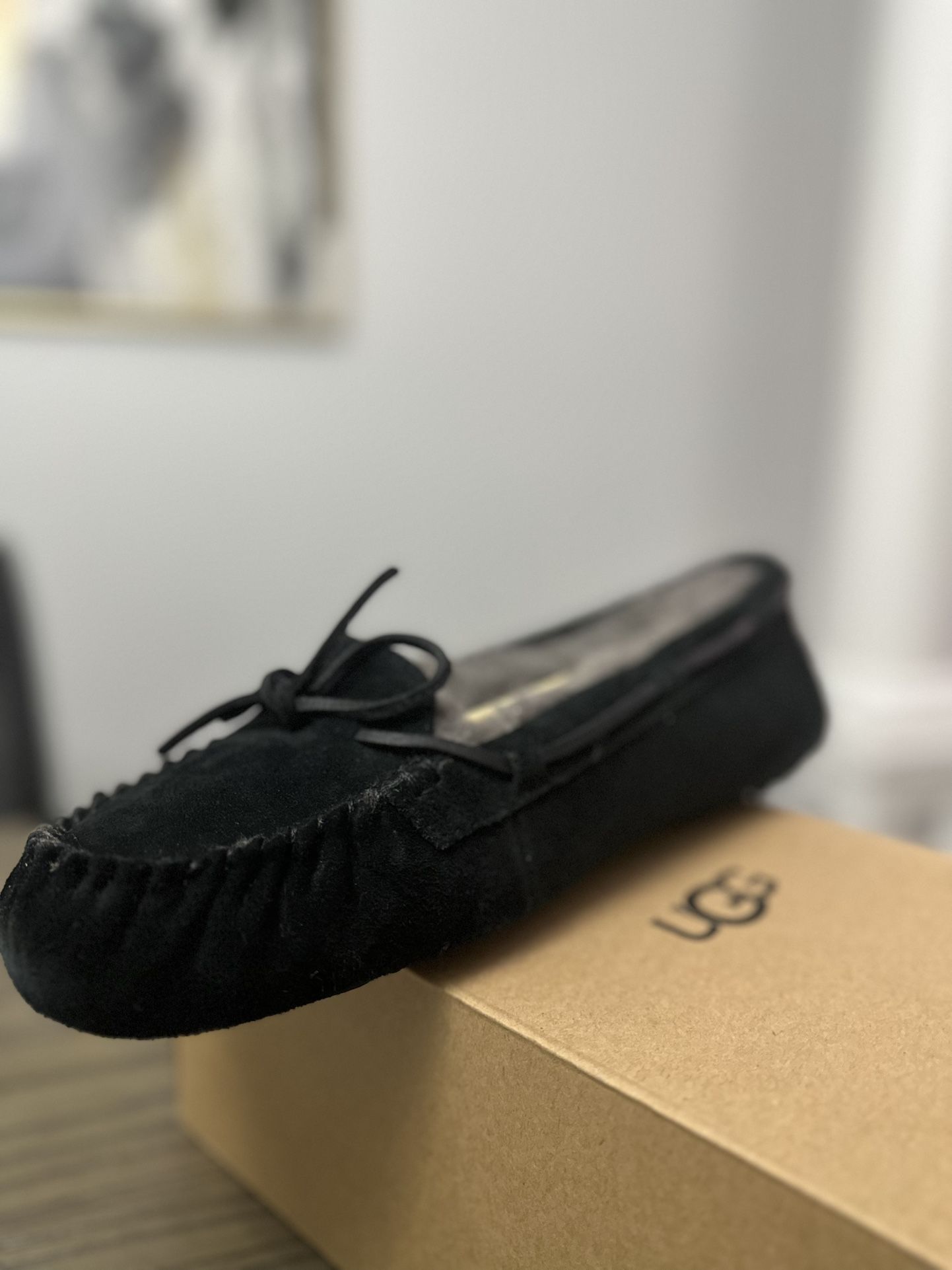 UGG WOMEN SLIPPER Size 10
