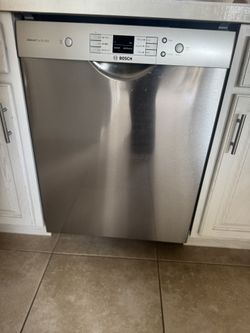 High-quality Bosch SilencePlus dishwasher in excellent working condition.