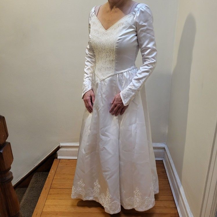 Vintage Handmade Wedding Dress With Toule Slip