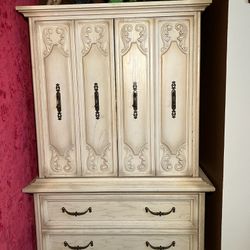 Vintage Mid-century Traditional Style armoire 