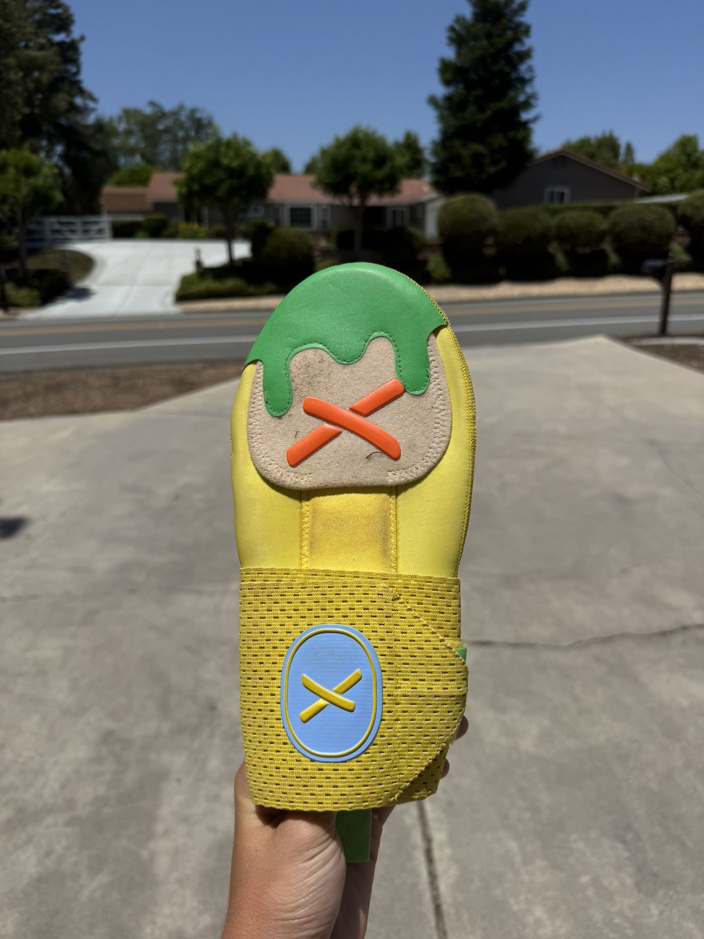 banana sliding mitt size Adult/Standard