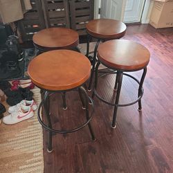 4 COUNTER HEIGHT BAR STOOLS