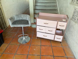 Free matching rugs vanity chair pink dresser