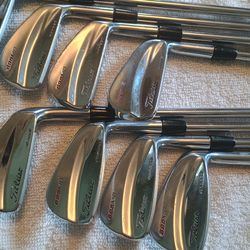Titleist 695 MB iron set