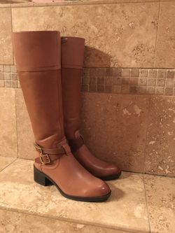 Brand new leather womens boots size 6