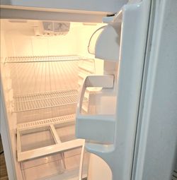 GE Refrigerator