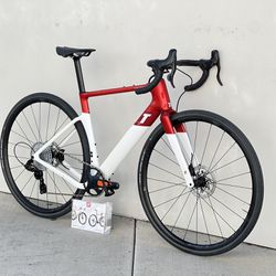  2023 NEW 3T EXPLORO ITALIAN Road-Gravel Full Carbon bike. 53 cm-size. Compagnolo 12 speeds components. 