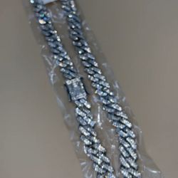 Iced Out Cuban Chain (Passes Diamond Tester)