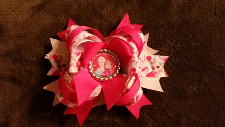 Frozen Valentine Bow