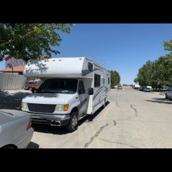 2005 Coachman RV 32 FOOTER