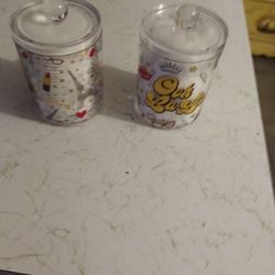 2 Small Makeup Decor 