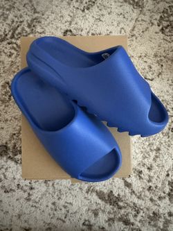 Yeezy Slide Azure