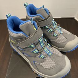 Kids snow hiking boots by Merrell size 13.5 brand New 