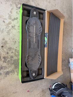 isinwheel   V8   Electric   Skateboard   with Portable   Removable   Battery   &   Remote Control