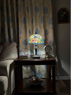Tiffany Style Vintage Lamp With A beautiful Floral And Bird Design