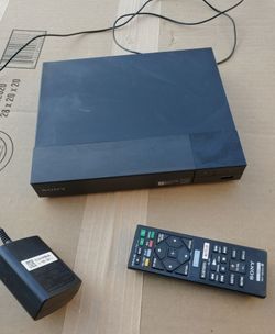 Sony Bluray Player DVD CD. BDP-S3700. Remote control and Power adapter.
