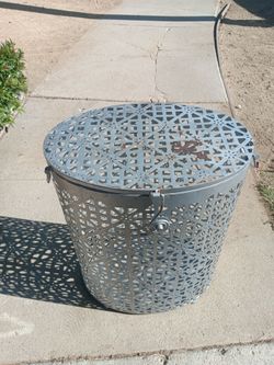!! Metal Laundry Hamper