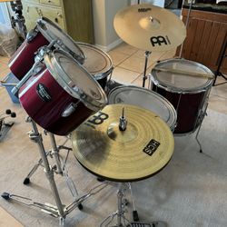 Beginner’s 6 piece Jamm Drum Kit. 2 Meinl Cymbals and Hi-Hats. No drum throne