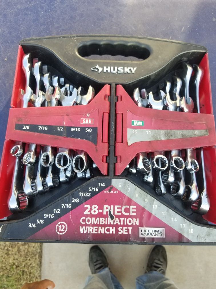 Husky tool 26 combination wrench set
