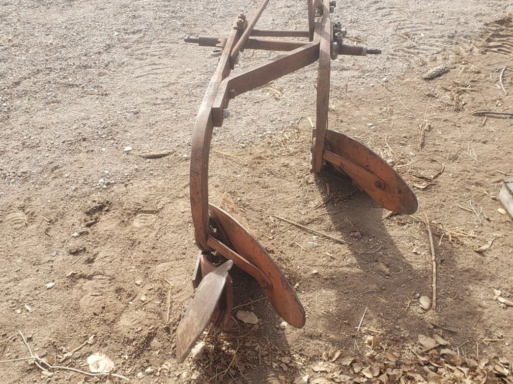 2 Bottom Plows