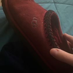 UGG Suede Slipper in Burgundy