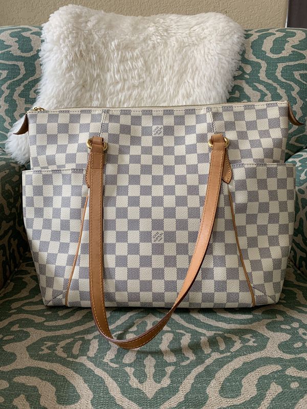 Louis Vuitton Totally MM for Sale in Littleton, CO - OfferUp