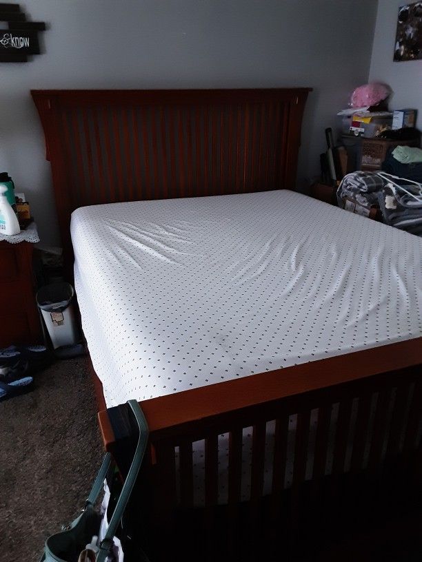 Complete QUEEN bedroom Set 