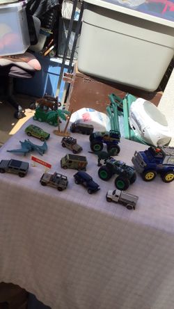 Collectible matchbox Jurassic world die cast toys