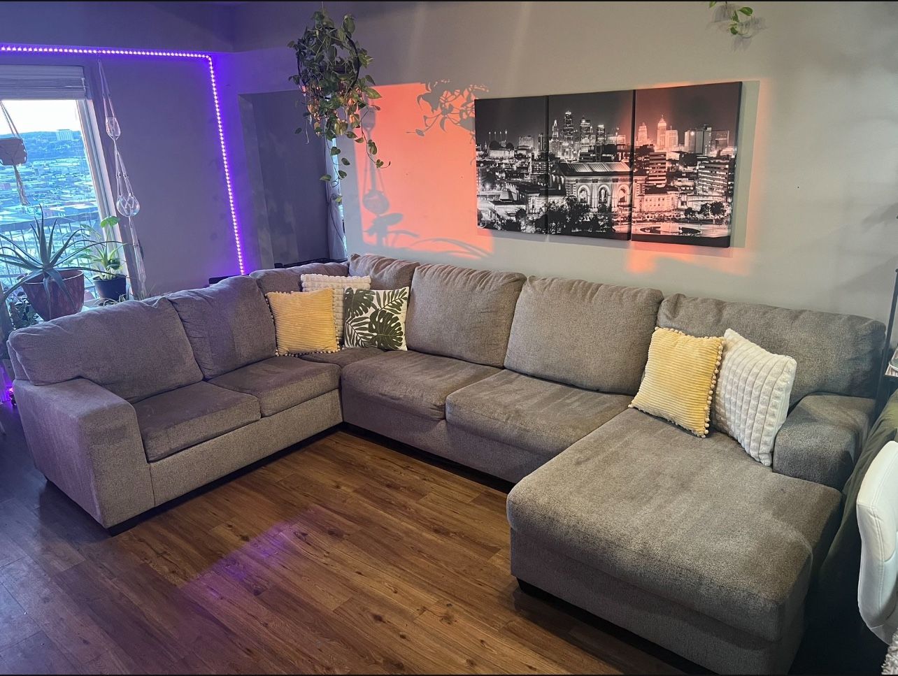 Grey sectional - 3 pieces - $600