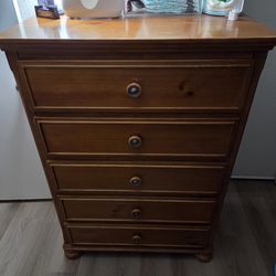 Dresser