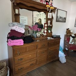 Dresser With Mirror