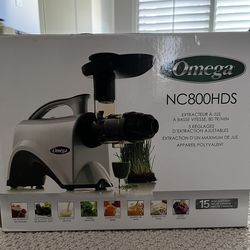 Omega juicer