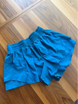 Lululemon shake it out running shorts xs