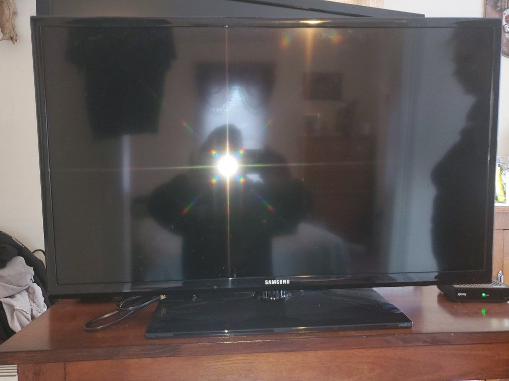 TV Toshiba 32inch Flat Screen