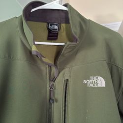 Men’s Northface green jacket