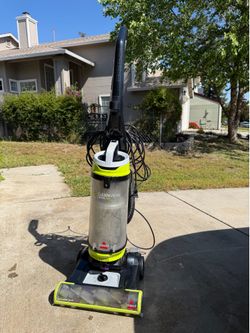 BISSELL Cleanview Swivel Pet Upright Bagless Vacuum Cleaner, 2252 - Green