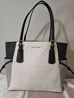 Michael Kors Signature Tote Bag