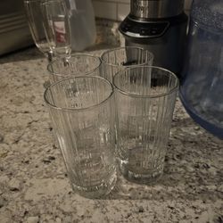 4 Drinking Glasses 