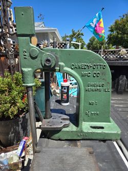 VINTAGE 3 1/2 Ton No. 1 Canedy-Otto Mfg Co. Arbor press manufactured in Chicago Heights, Illinois.