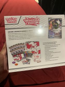 Poke center White flare etb