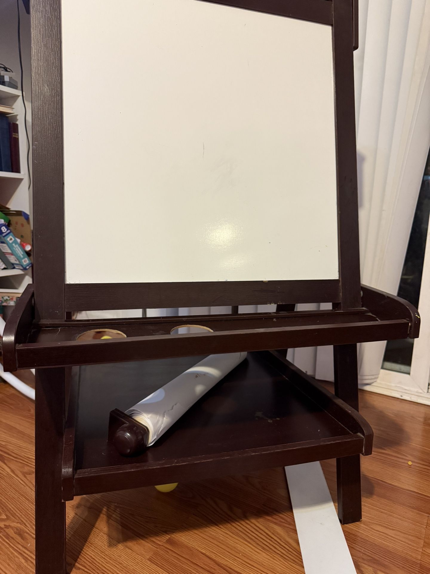 Easel