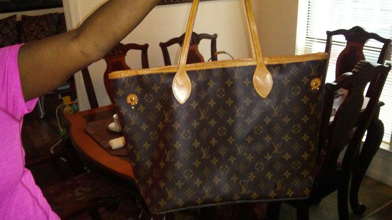 Authentic Louis Vuitton Monogram Cabas Mezzo Tote/Shoulder Bag with COA for  Sale in West Palm Beach, FL - OfferUp