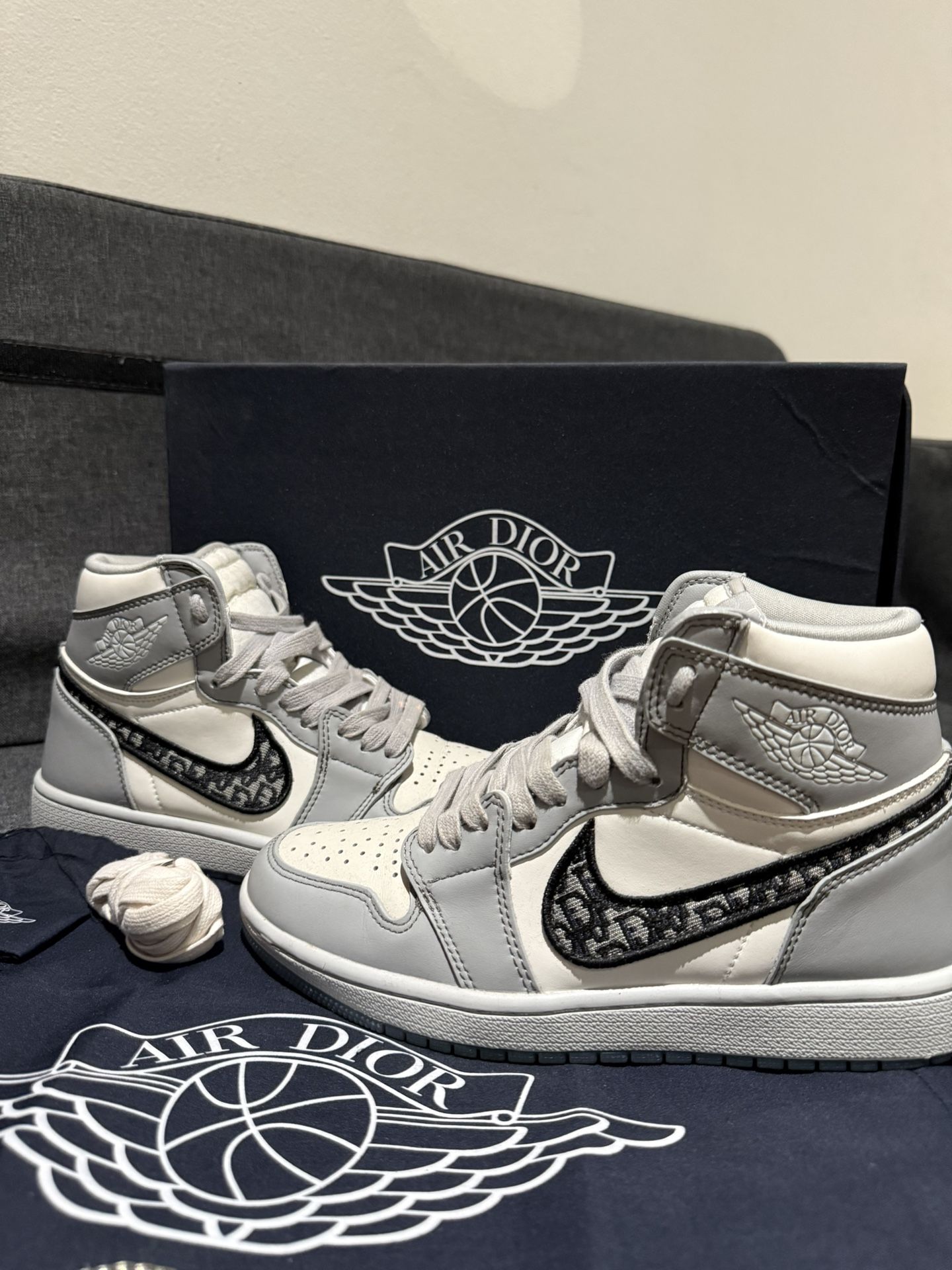 Air Dior Jordan ( US 7 )