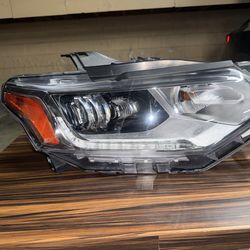 2018-20 Chevy Traverse Right headlight