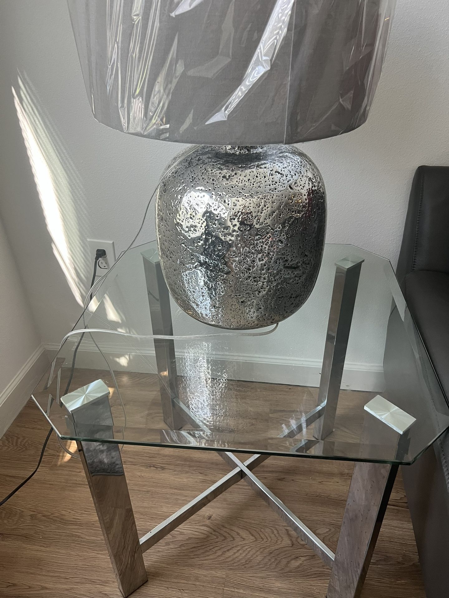 Corner Tables