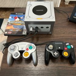 Nintendo GameCube Platinum Silver Console Bundle