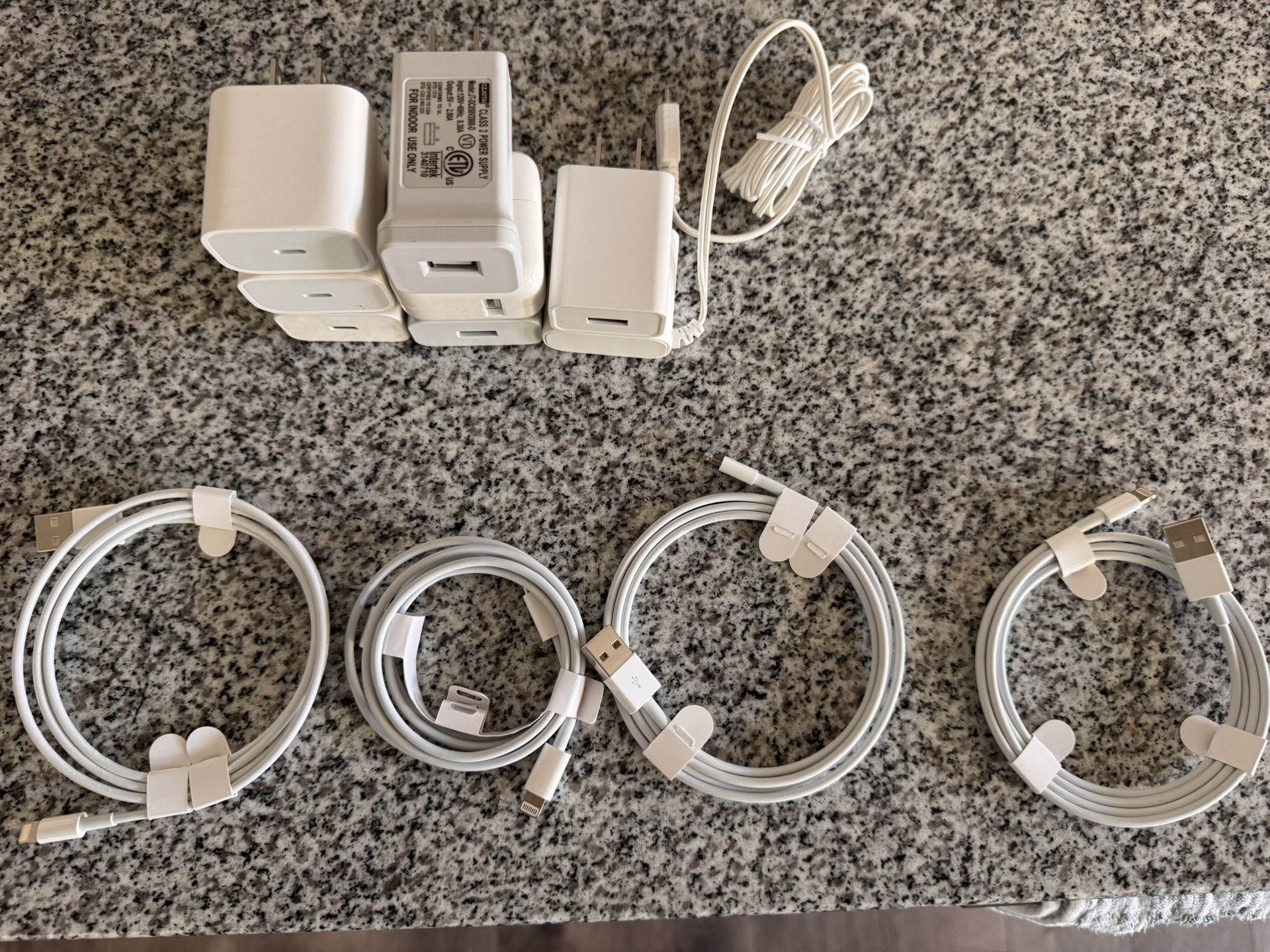 3 Apple Lighting To USB Cables, 1 Apple Lighting To USB C Cable, 3 USB C Charger, 5 USB Chargers