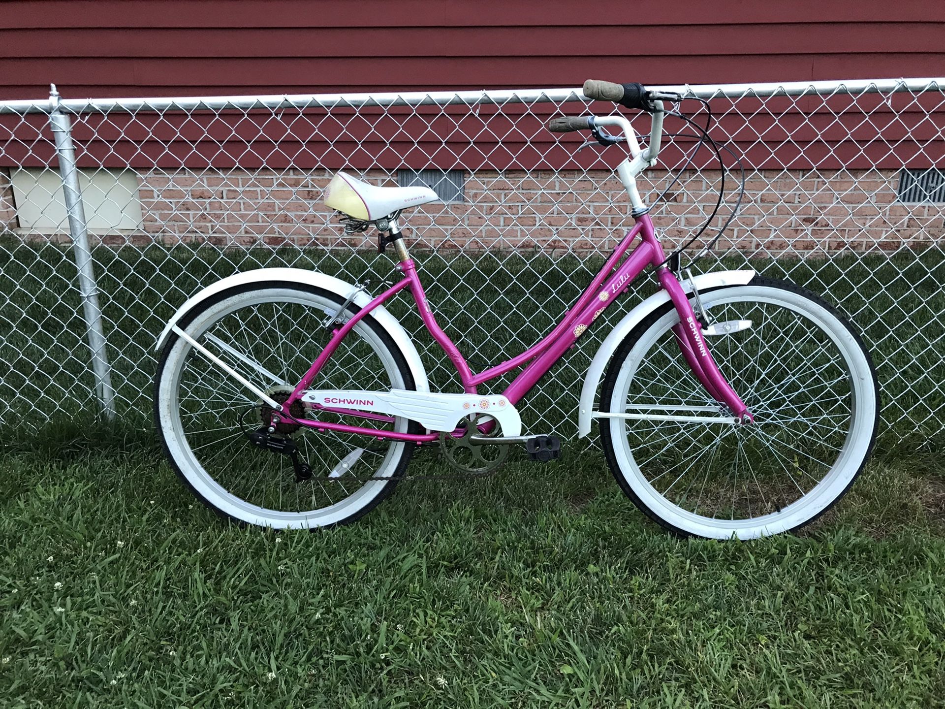 schwinn lulu beach cruiser