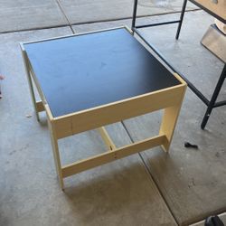 Free kids Table